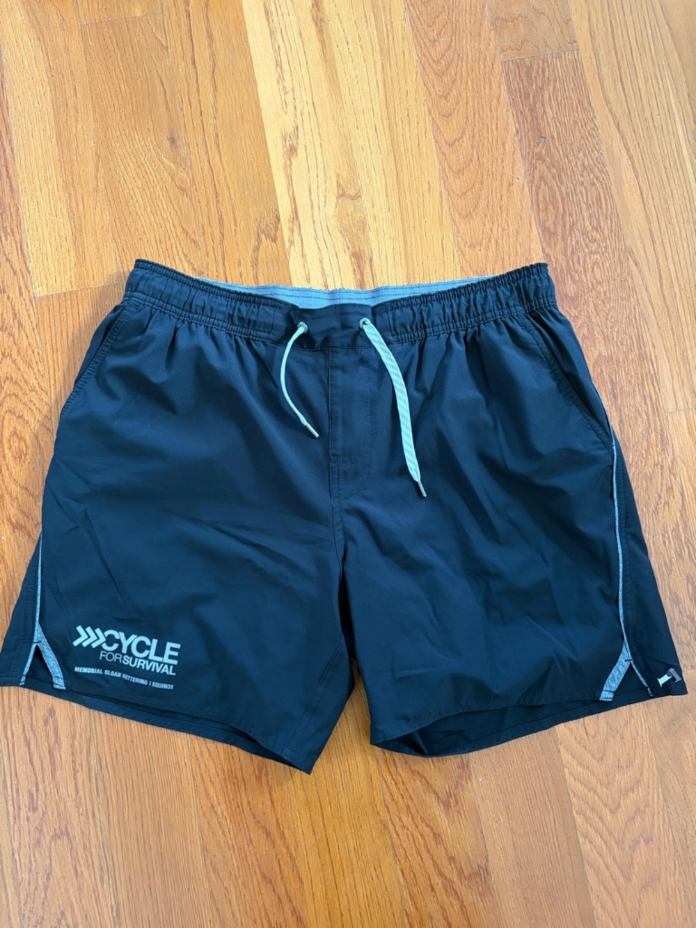 Vuori Men's Trail Shorts 2.0 Black & Heathered Grey